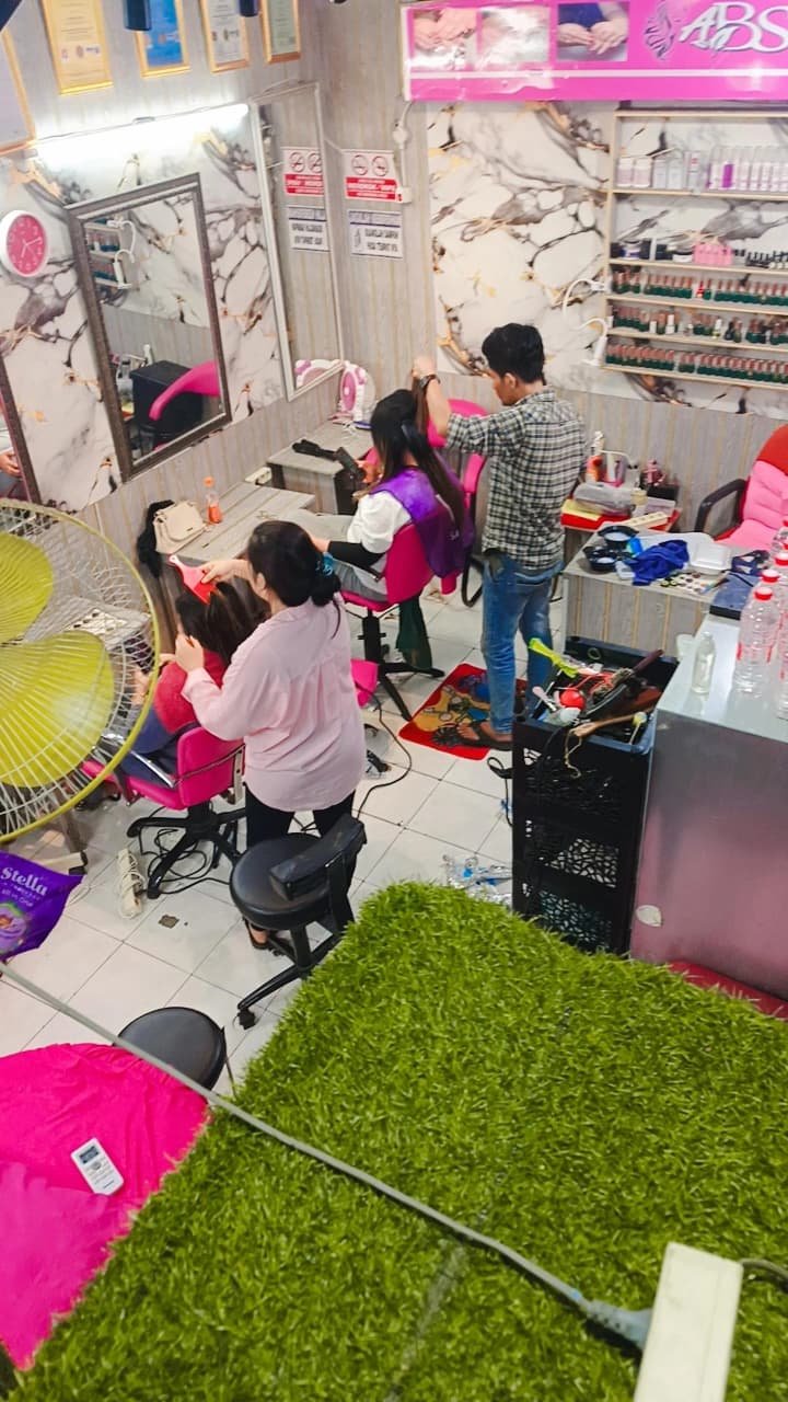 WhatsApp Image 2025-10-10 at 14.33.46 (1)